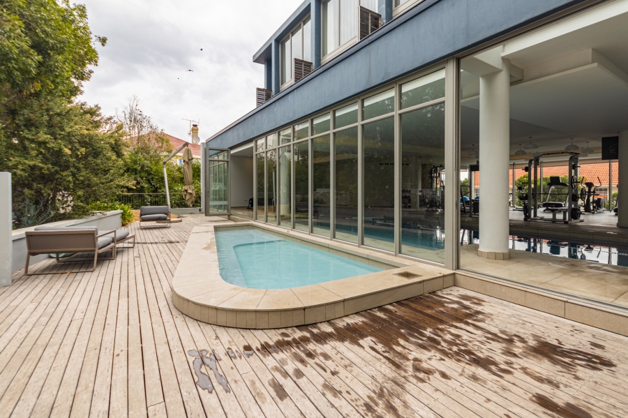 2 Bedroom Property for Sale in Sea Point Western Cape